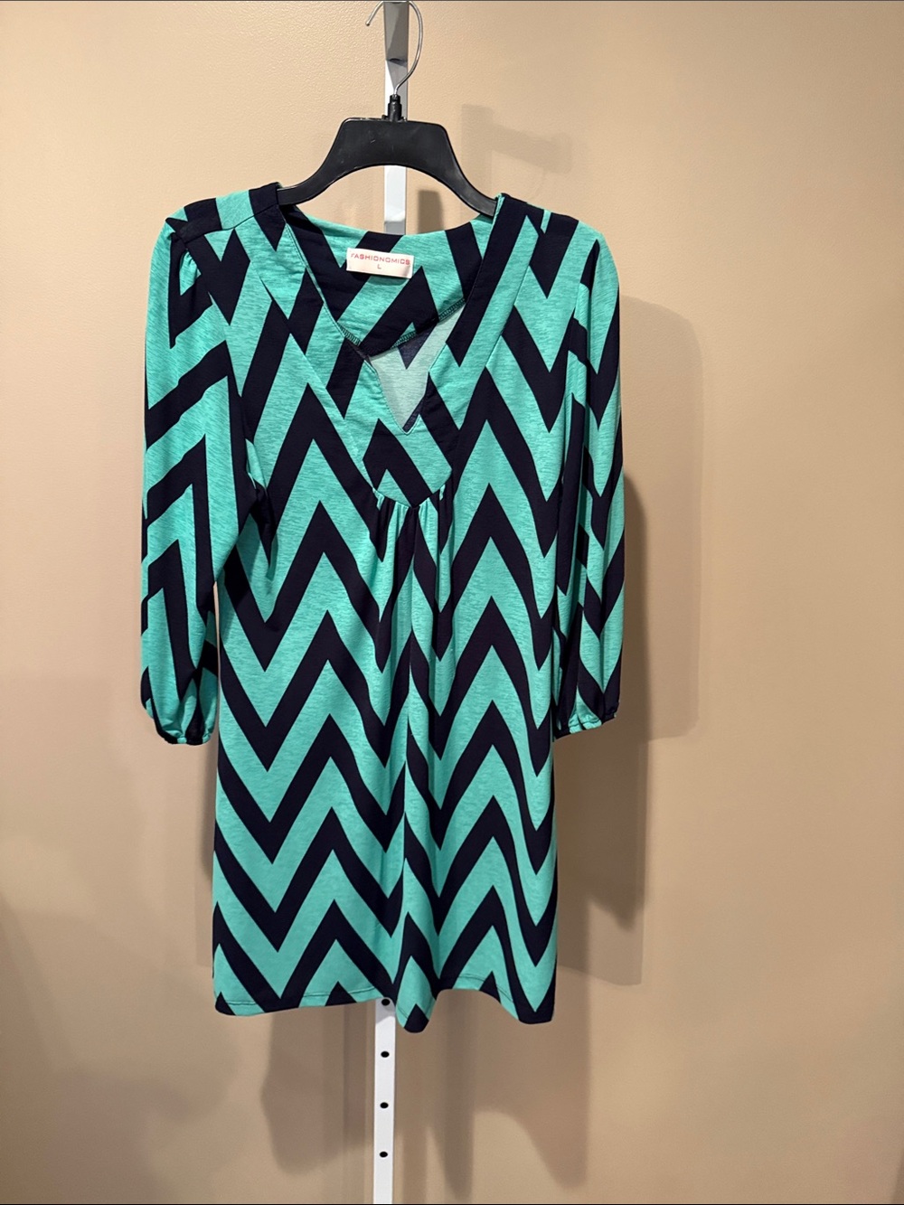 Fashionomics Chevron V-Neck Midi Dress in green and Navy